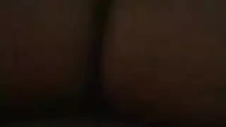 عابرة تركبة زب وتستمني في مشهد سولو مثير