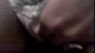 عاهرة عربية صغيرة: ماهرة في البلع العميق وأخذ القضيب الصلب