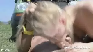 عجل يمص قضيب رجل