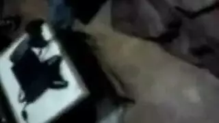 عاهرات الستريب أون يتناوبن على بعض
