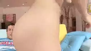 ملكة مؤخرة ممتلئة تطلب قذفتك