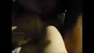 علاقة جنسية جماعية عنيفة لامرأة سودانية ناضجة بشنب