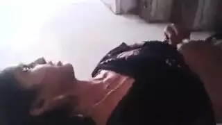 جنس في مخبأ إباحي صريح جماع خام في كوخ معزول