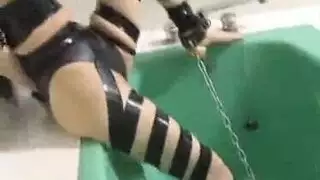 فتيات فرنسيات ممتلئات يملأ فروهن وأفواههن