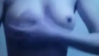 حسان يضاجعها بعمق في وضعية الكلب