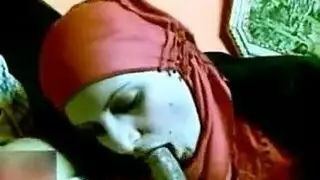 خيانة محجبة: مص وجماع قوي مع عشيق سري