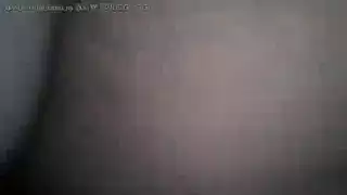 اليأس المالي يؤدي إلى عصابة جنسية صريحة في غرفة النوم