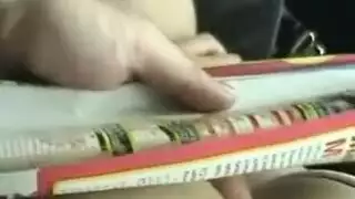 فتيات جامعيات يستعرضن أنفسهن في مشهد إباحي خام أمام المرآة