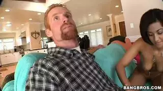 نجوم البورنو يأخذونه في المؤخرة بمنتصف الليل