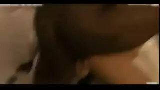 حصلت امرأة لا تشبع على رجلين وسيمين على القدوم إلى مكانها ، بعد الانتهاء من المص