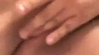 أثداء هيثر تبرز في احتفال جنسي يركز على الحلمات