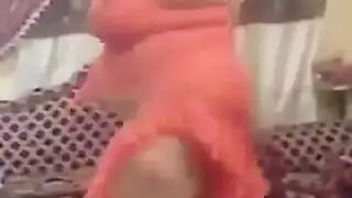 الفتاة القذرة تحب خيال الجنس الجماعي القاسي