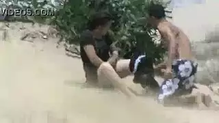 جنس صارخ لمراهق مغربي مع عاهرة على الشاطئ