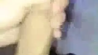 مراهقة محجبة تبلع زب غليظ وفرجها ضيق