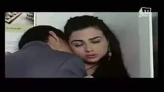مقاطع جنس سرية لممثلات عربيات: تقبيل عاطفي وجنس فاضح