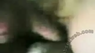 عاهرة سودانية ساخنة تخدم رجلاً سعوديًا في بورنو صريح بالمكتب