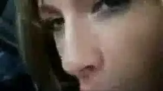 شقراء الثانوية تمص وتبلع سائل صديقها