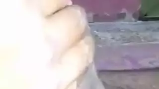 عراقية ذات صدر كبير تبلع المني بعد نكاح مهبل عنيف
