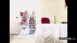 الفتاة السمراء إلسا جين تختنق بقضيب صلب ضخم