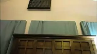 عاهرات هواة تخلع ملابسها وتمارس الجنس في النادي