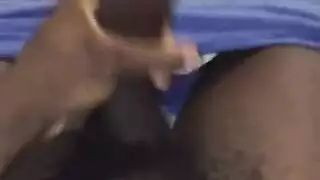 رجل أسود وصديقه المفضل في جلسة إباحية عنيفة