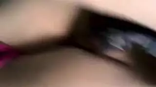 دموع ساخنة تختلط مع سائل منوي ساخن في هذا المشهد الإباحي