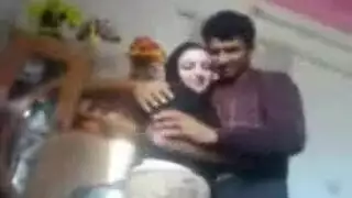 عراقية محجبة ساخنة تظهر فرجها وتأخذ زبًا قويًا