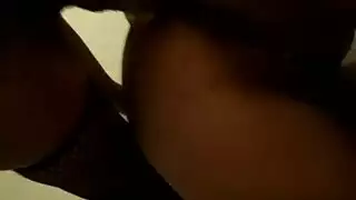 صحافيه بنت تنيك صديقتها بعد التمرين