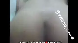 إباحية مصرية عنيفة: ملاعبة فرجها الضيق وحلماتها قبل ركوب قاسي