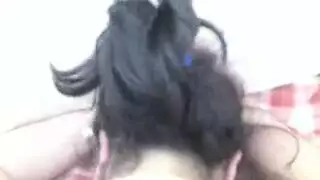 عاهرة عربية تتعرض لضرب طيزها الضيق من الخلف