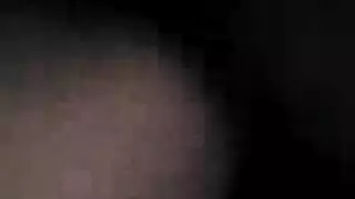 شقراء مثيرة بوشم جريء تمتلئ بالسائل المنوي