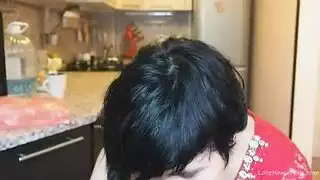 امرأة سمراء نحيفة في فيديو إباحي صريح وعنيف