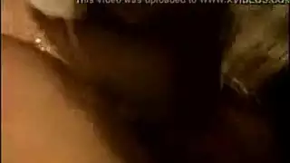 طرفة عين نائب الرئيس داخل المجموعة العربدة