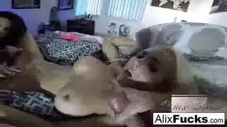 حركة مص مزدوجة: فمين على قضيب نابض واحد