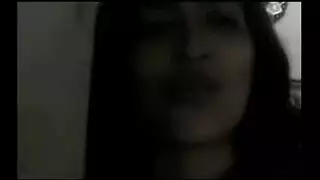 ‫نيك وحشي: كلب ينيك كسها الضيق بلسانه‬