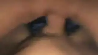 عاهرة المجوهرات تتوسل للقذف على أسورتها