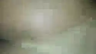 أسود على شقراء: مشهد ثلاثي إباحي صريح وقوي
