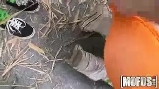 عاهرة عاجزة تأخذ ضربًا قاسيًا