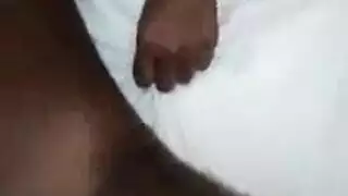 فاتنة الأبنوس هو الحصول على مارس الجنس من الصعب حقًا ، لأنه يشعر بأنه جيد جدًا وهي تحبه