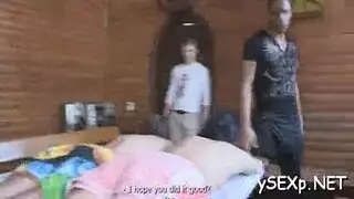 سامانثا تتعرض لإيلاج مزدوج من شابين مثيرين