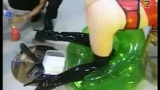 فتحة كارين المشتاقة تُدق بزب سمين