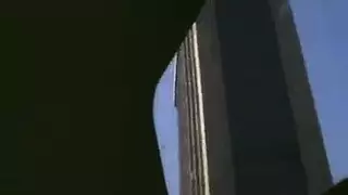 عاهرة ناضجة تأخذ قضيباً وحشياً بوضعية الكلب
