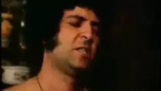 بنات نعسات يُستخدمن لجماع جماعي قاسٍ على واتساب