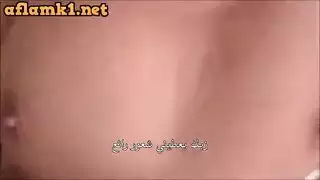 الأم تستسلم لمطالب ابنها الجنسية الجامحة