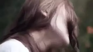 شاب أسود وسيم يستمني بقضيبه الكبير