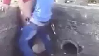 واخدها ف الغيط ونايم على طيزها