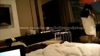 ممثلة بورنو جديدة تأخذ فرجها في مشهد إكس إكس إكس سحاقي فاضح