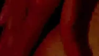سارة فانديلا المتحرّشة تستمني قبل أن تُدكّ بقوة