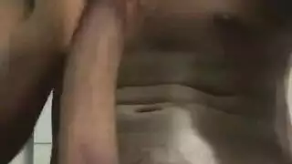 شابيلمسفتاةفيمكانحساس