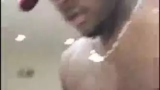 الشقراء تمتلئ بقضيب أسود سميك في جنس متطرف
